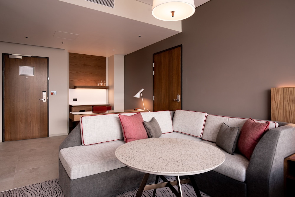 Junior Suite, 1 King Bed, Club Lounge Access