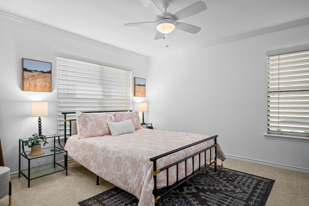 Condo (2 Bedrooms)