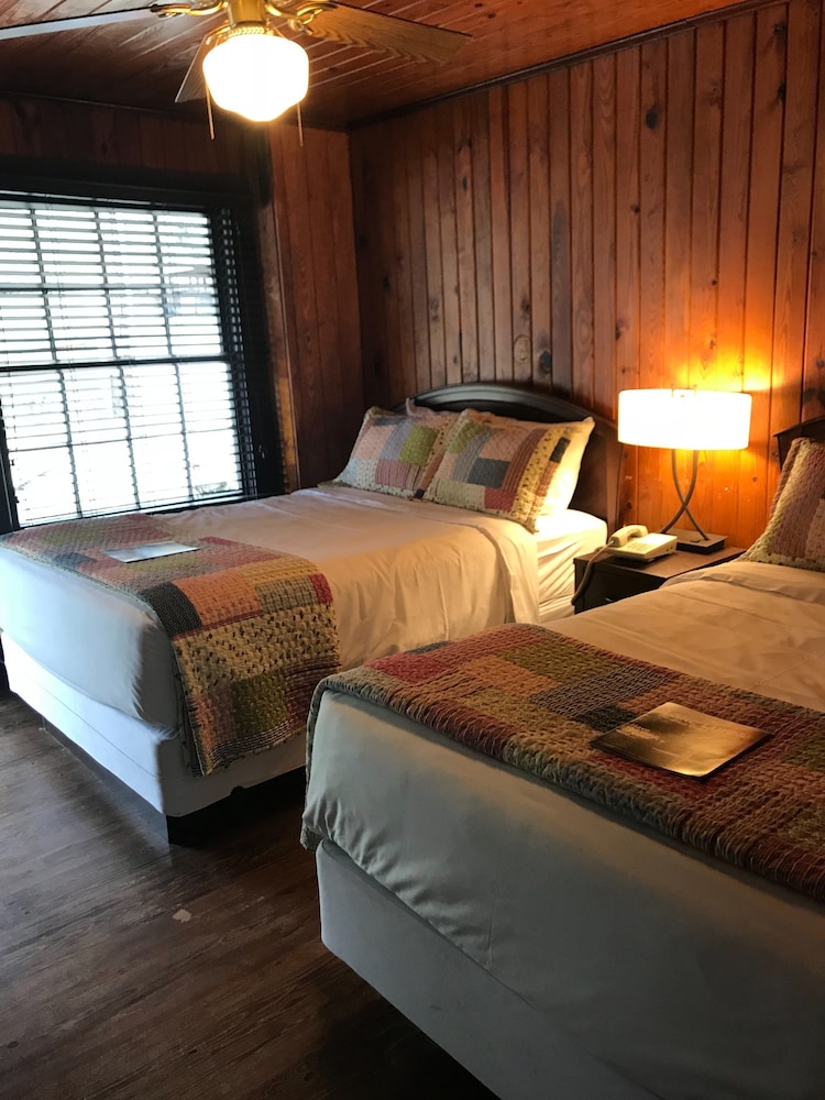 Standard Double Room, 2 Double Beds (The Mountain Dream Room) photo 2