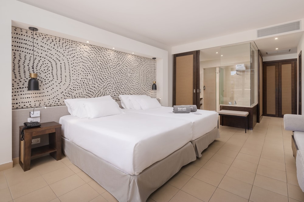 Double Room, Pool View (DBL12 | 2A1C)