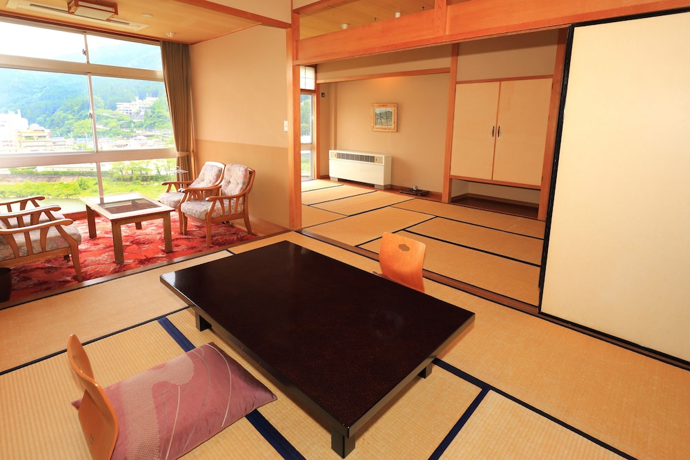 Top Floor Japanese Style Room, River side photo 1