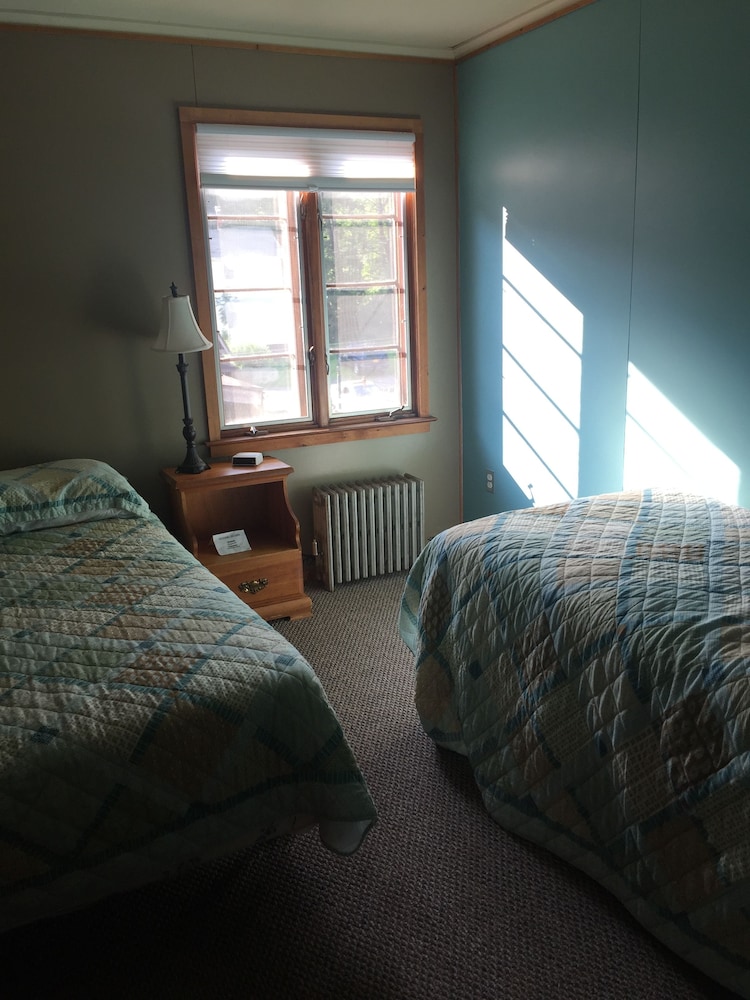 Classic Room, Multiple Beds photo 1