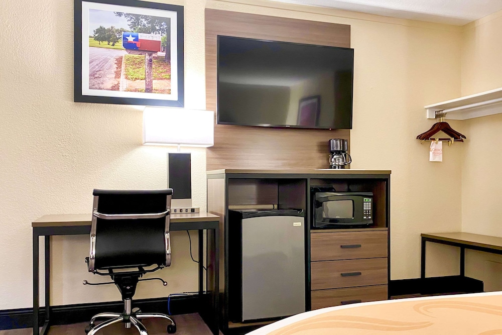 Suite, Multiple Beds, Non Smoking - Photo 2