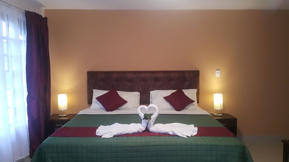 Standard Room, 1 Queen Bed, Private Bathroom
