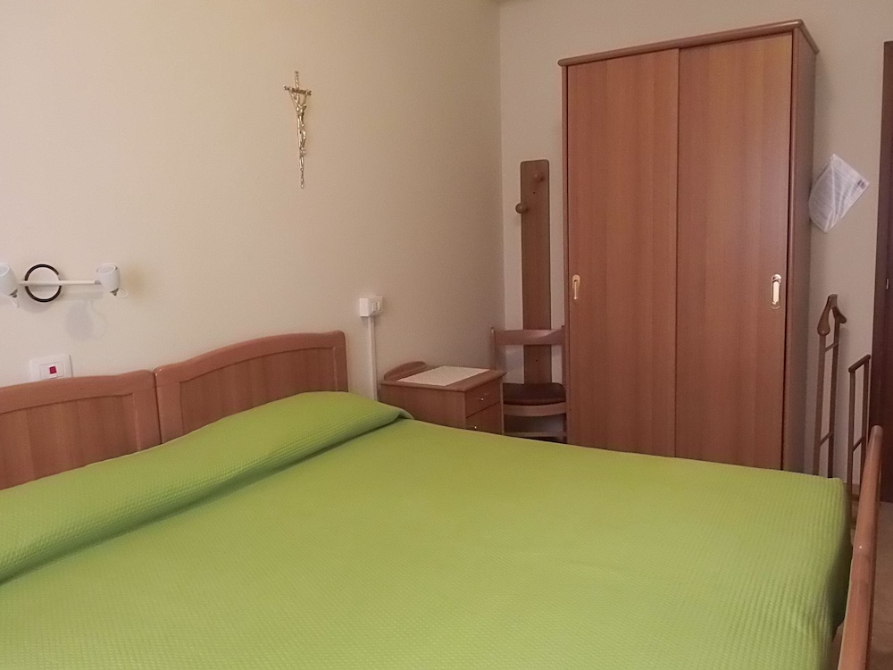 Double or Twin Room - Photo 1