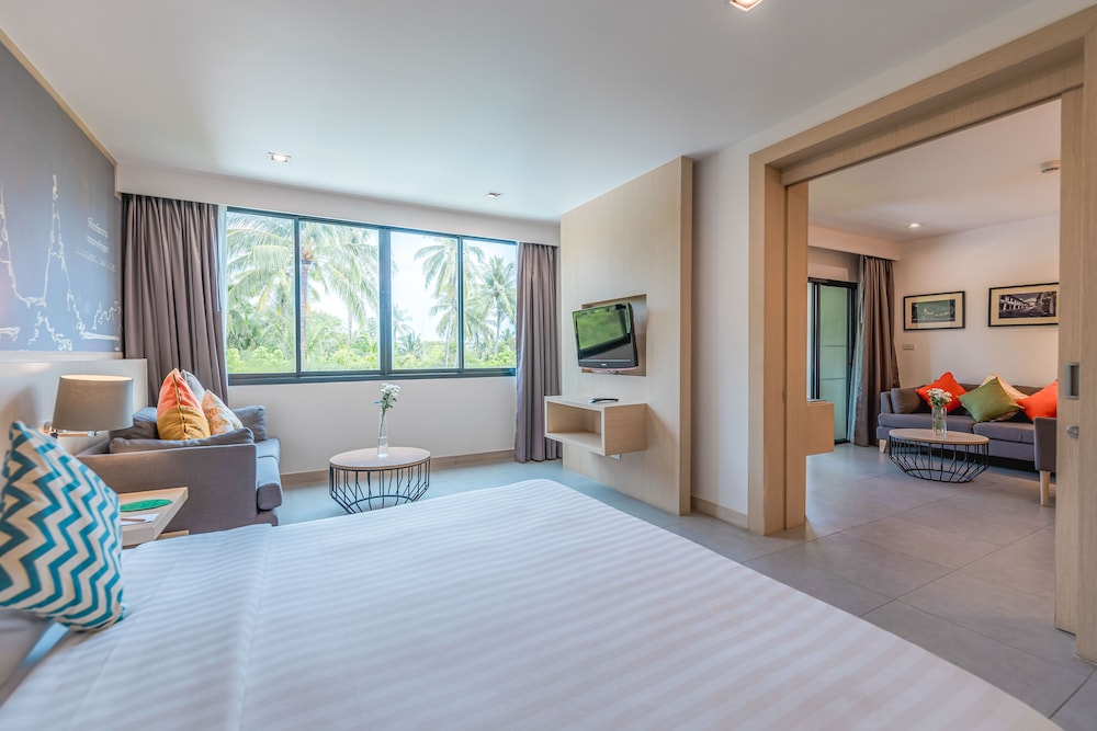 One-Bedroom Suite Garden View - Photo 1