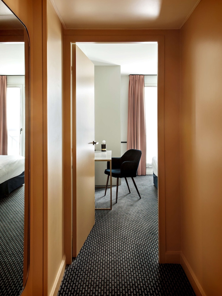 Exclusive Room, 1 King Bed, Non Smoking - Photo 1