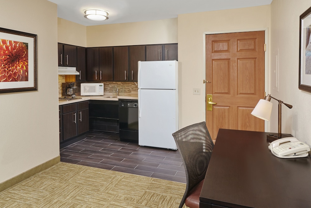 Suite, 1 Bedroom, Accessible, Kitchen (Access Tub)