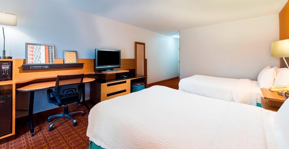 Room, 2 Queen Beds - Photo 2