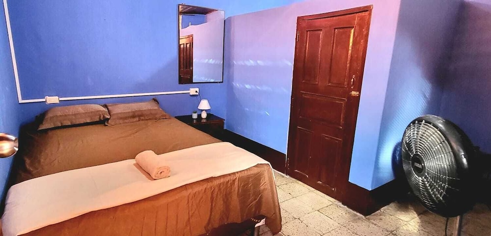 Economy Single Room, 1 Queen Bed, Ensuite photo 1