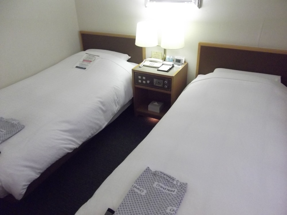 Twin Room, Smoking photo 1