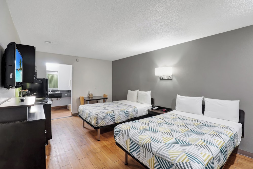 Standard Room, 2 Double Beds, Non Smoking, Kitchenette photo 1