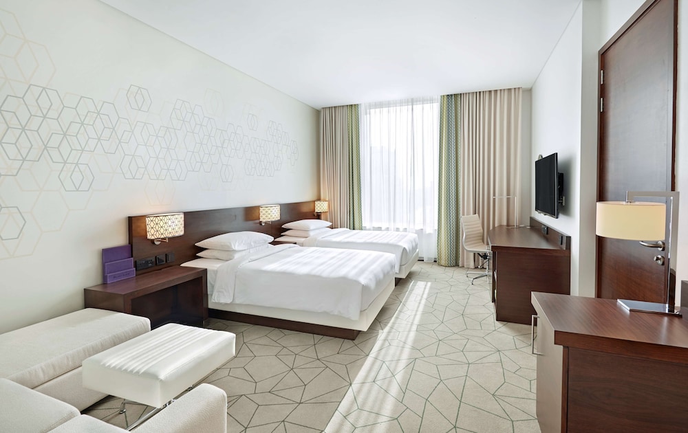 Room (2 Twin Beds and 1 Sofabed) photo 2