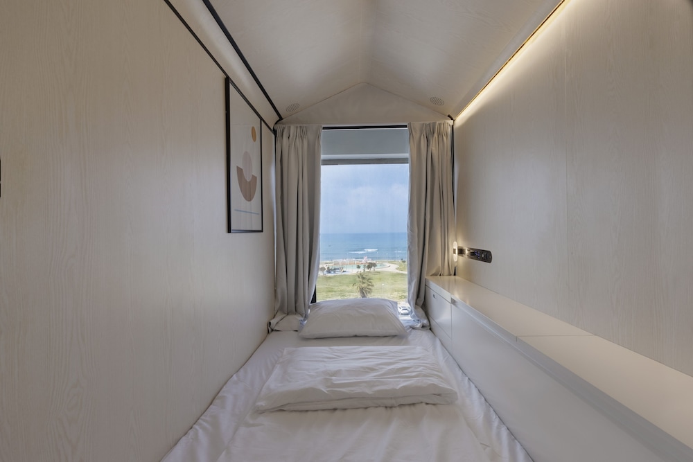 O Dreamy (Single Tall Sea View)