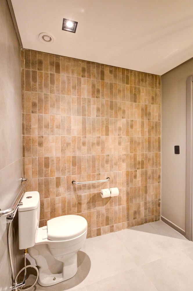Deluxe Double Room, Accessible - Photo 8