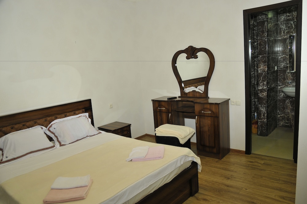 Suite, 1 Bedroom photo 2