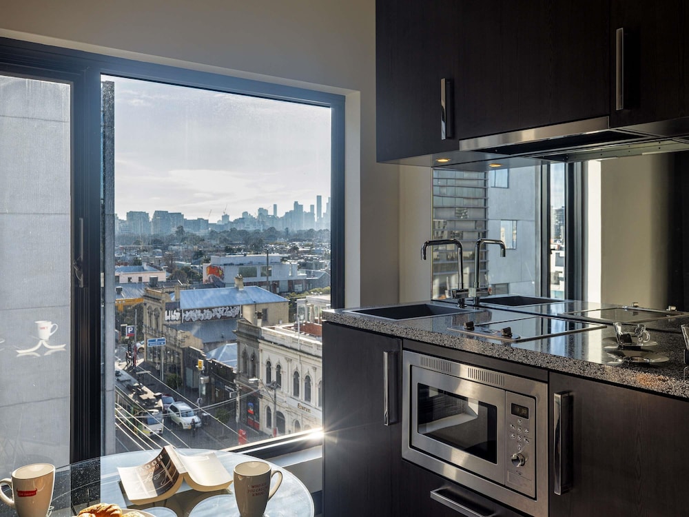Studio, 2 Bedrooms (Two Bedroom Studio Dual Key) - Photo 7
