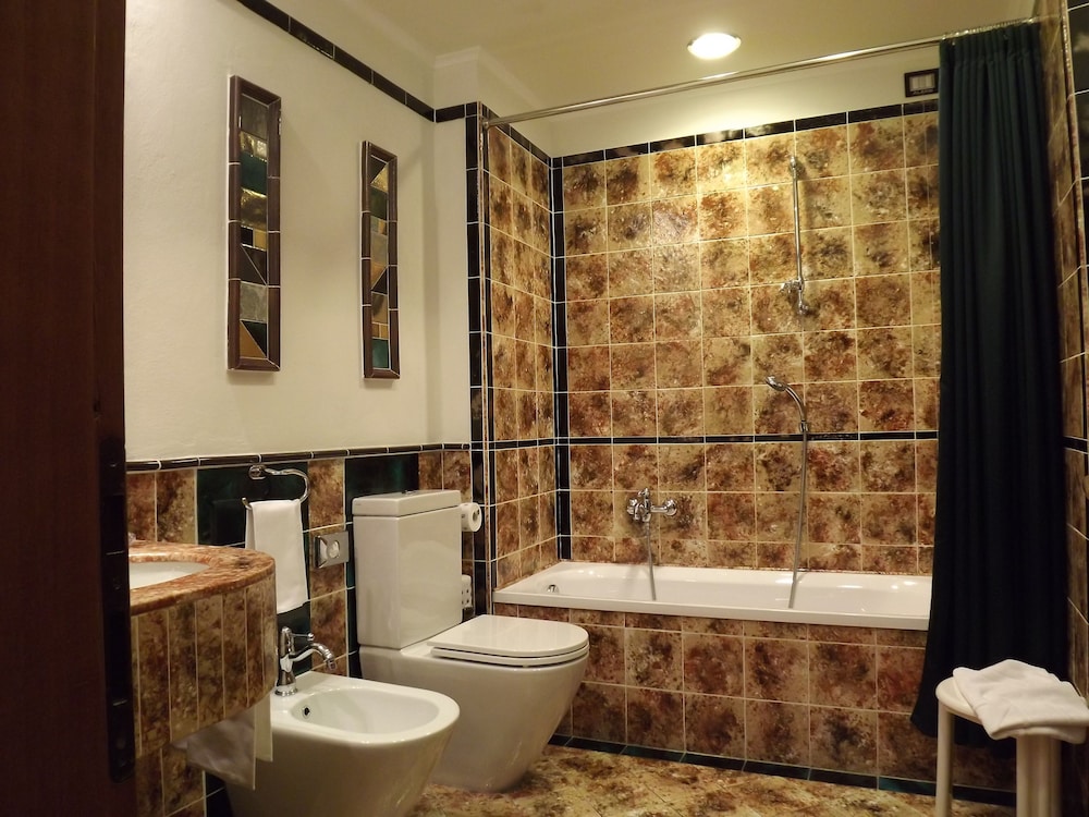 Deluxe Room, River View - Photo 8