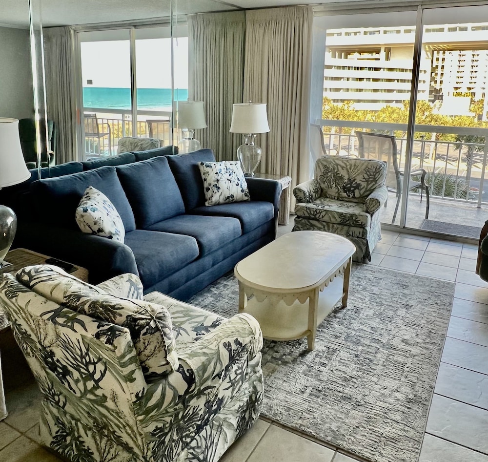 Condo, 3 Bedrooms