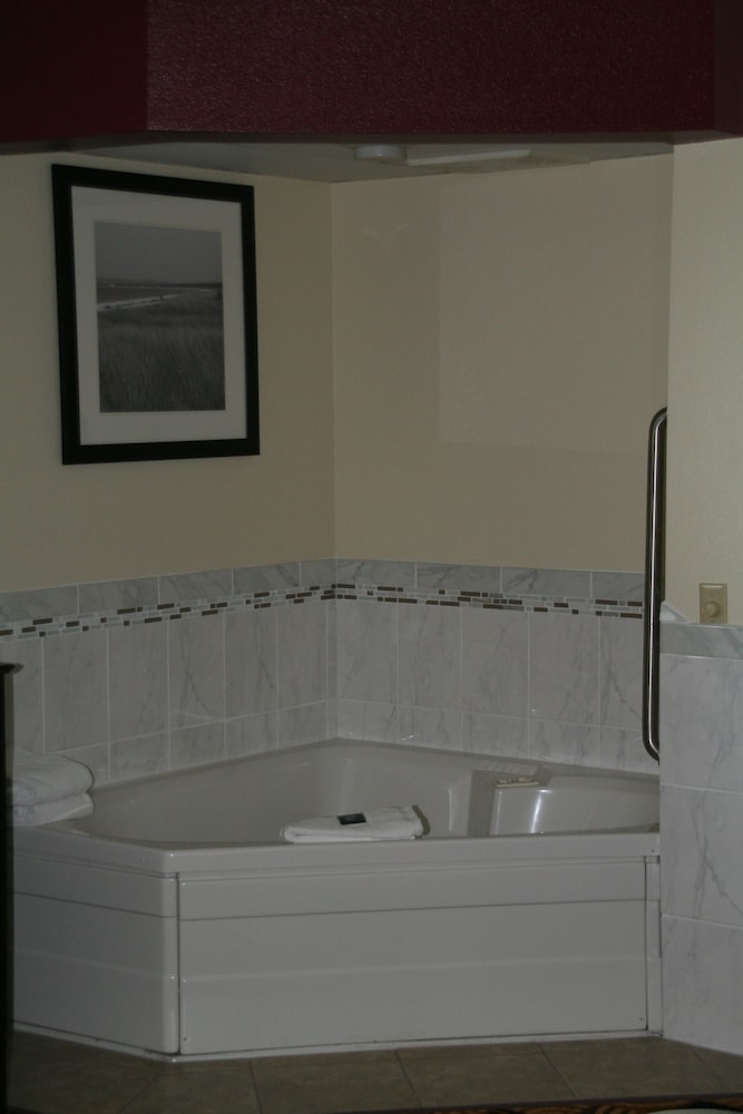 Superior Studio Suite, 1 King Bed, Non Smoking - Photo 4