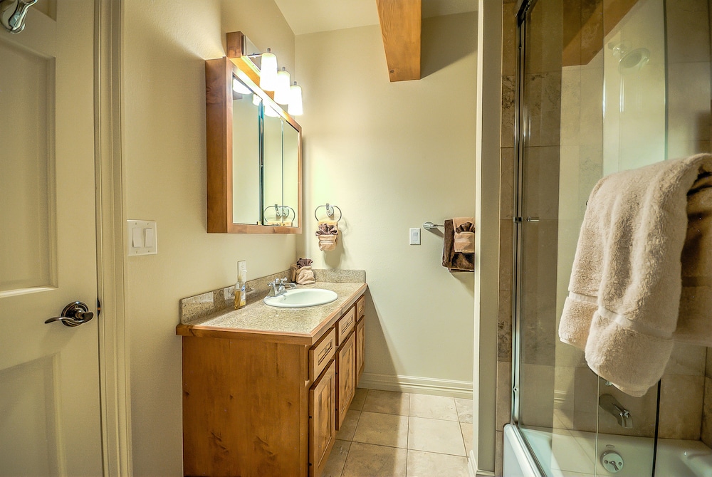 3 Bedroom, 4 Bathroom - 17 photo 2