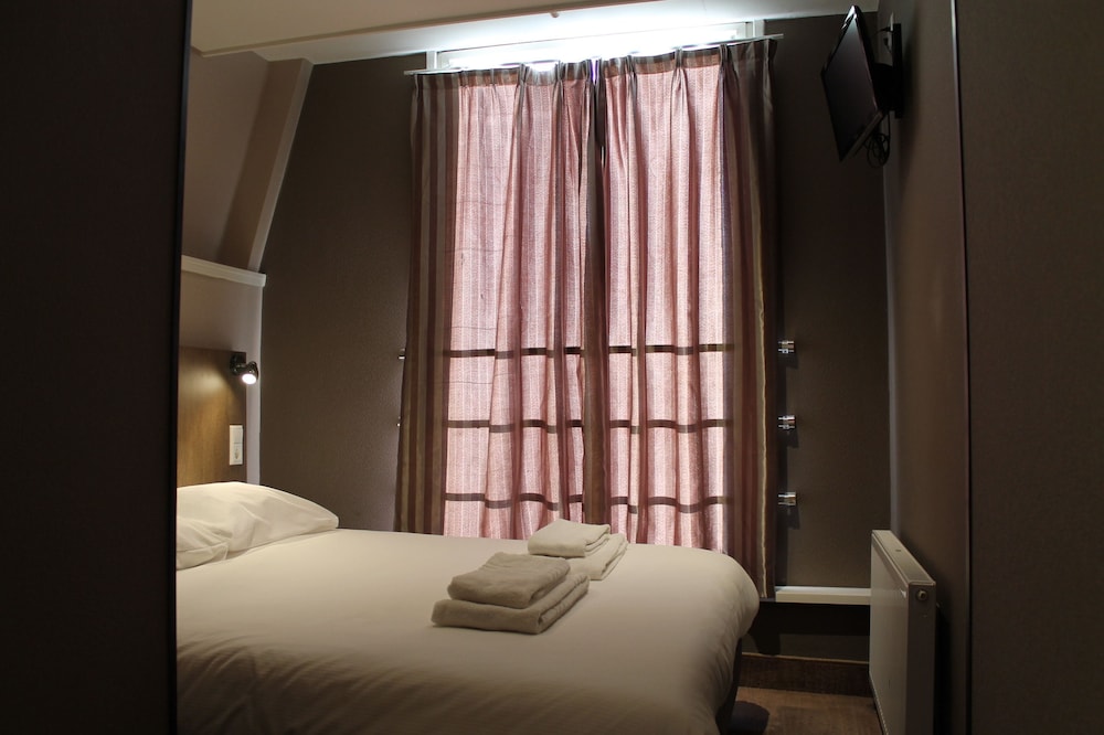 Standard Double Room photo 3