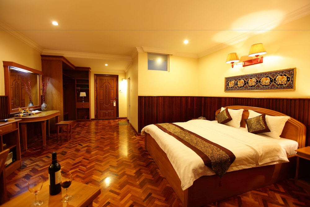 Deluxe Room, City View photo 2
