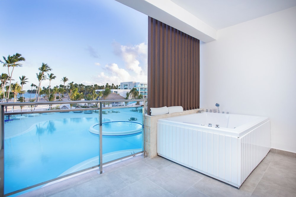 Premium Suite - Photo 5