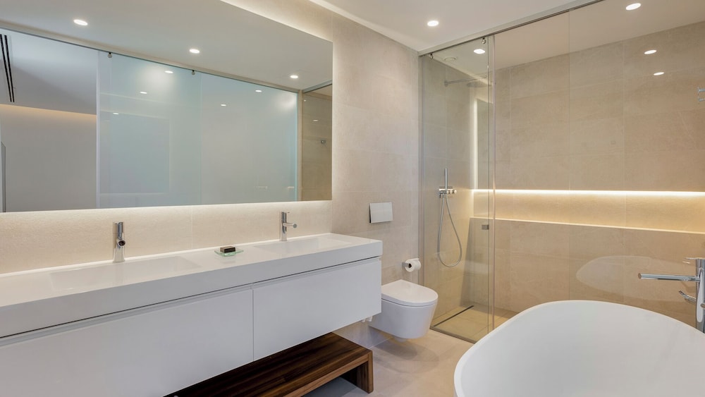 4 Bedrooms Terrace