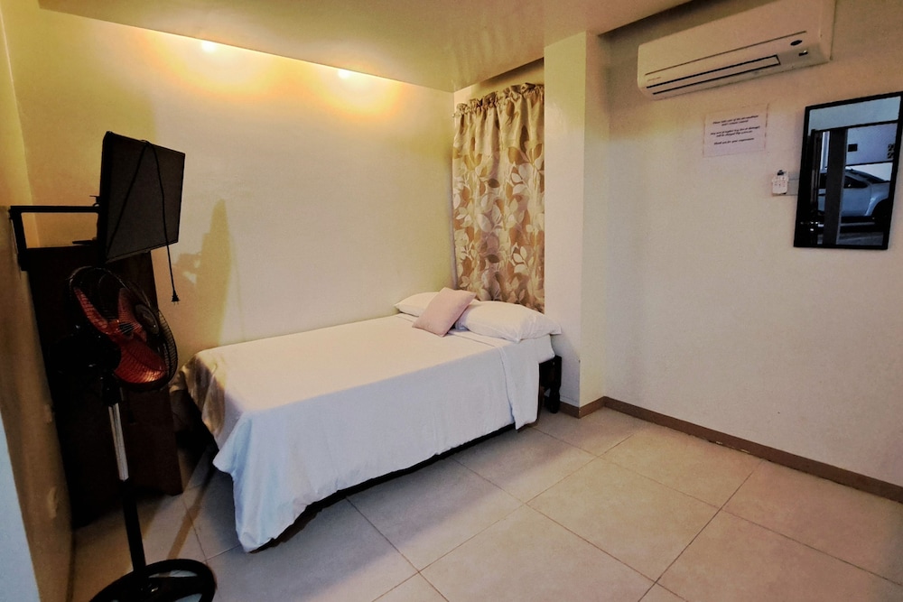 Ground Floor Room photo 2