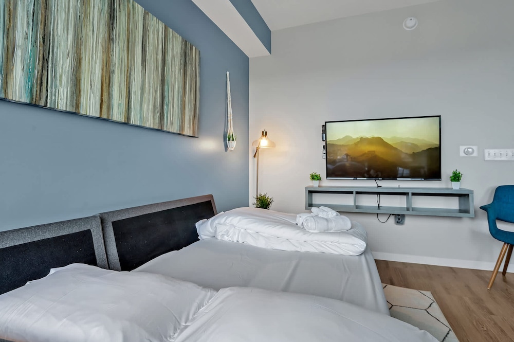 High-Rise Apt Raleigh Free Parking & Sunset View 2, Bilde 36
