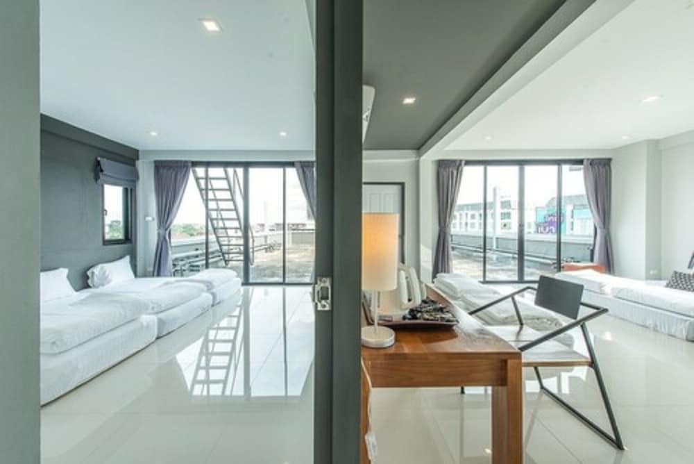 Family Room, Executive Level photo 2