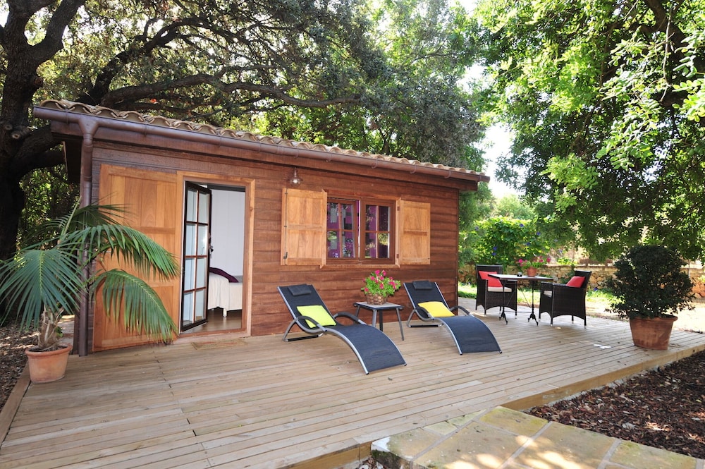 Standard Double Room, 1 King Bed, Terrace photo 3