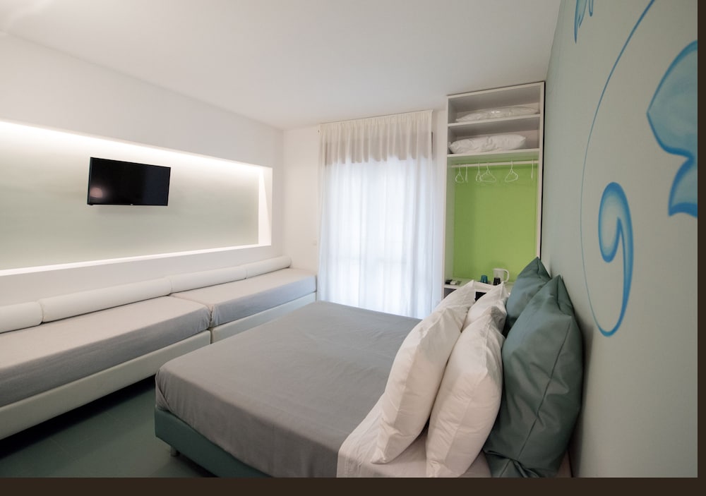 Luxury Quadruple Room photo 3