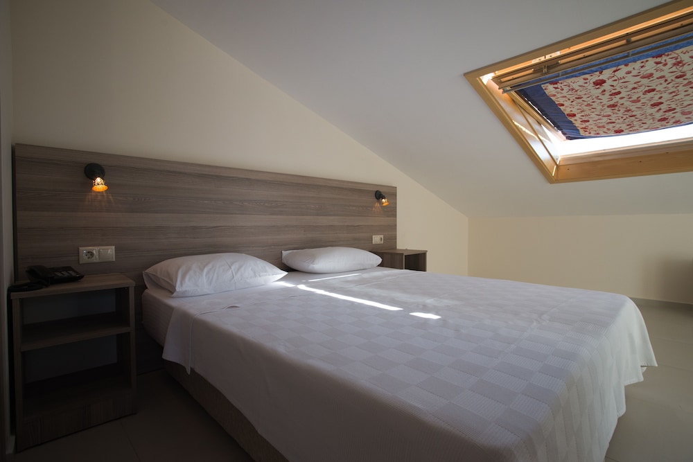 Roof Double or Twin Room photo 3