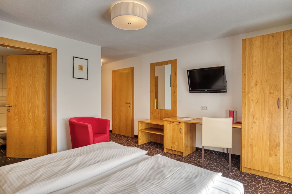 Classic Double Room, Balcony photo 2