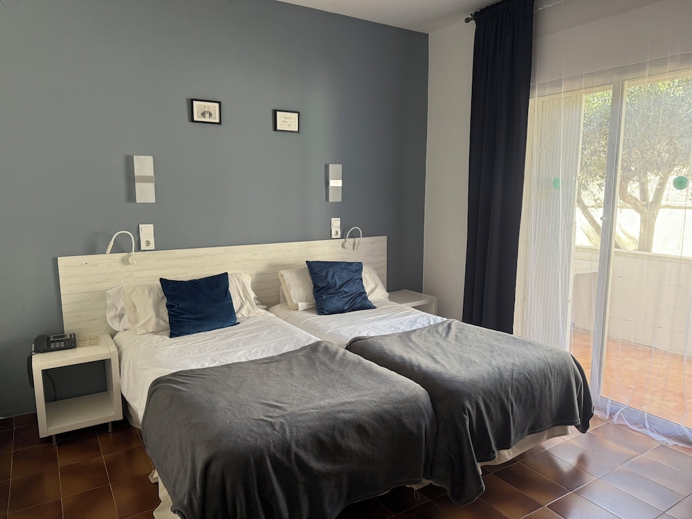 Standard Double Room, Balcony, Garden View photo 3