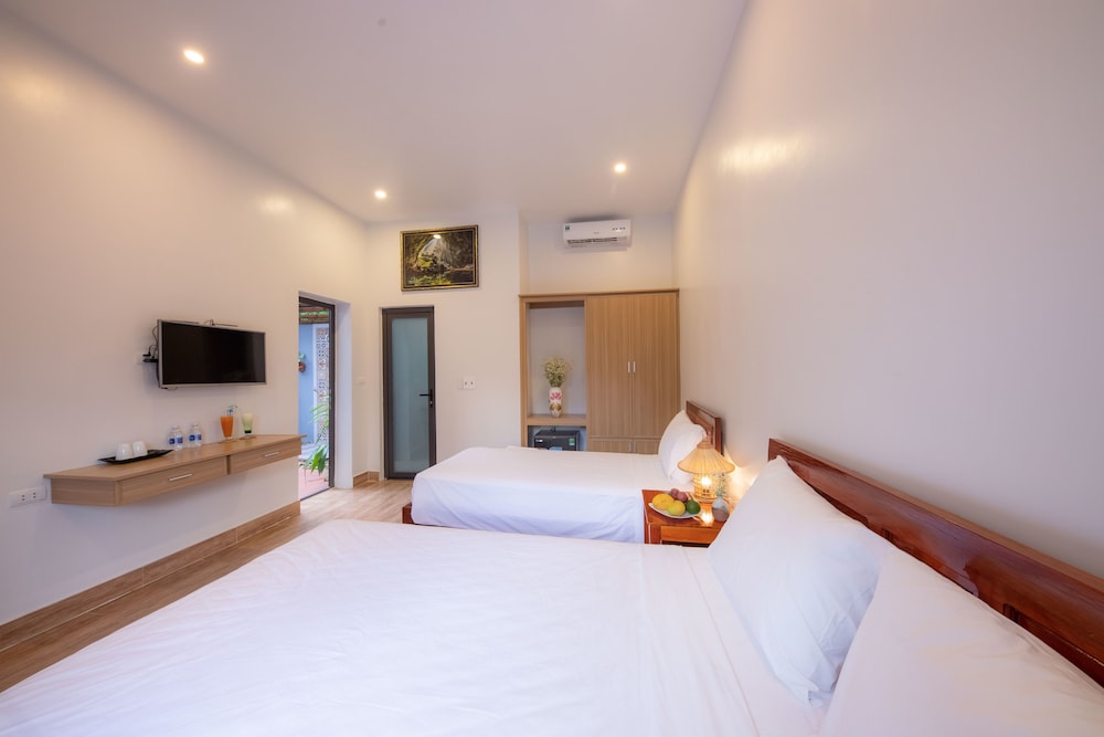 Deluxe Room, Balcony - Photo 5