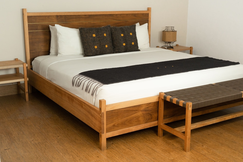 Classic Room, 1 King Bed - Photo 5