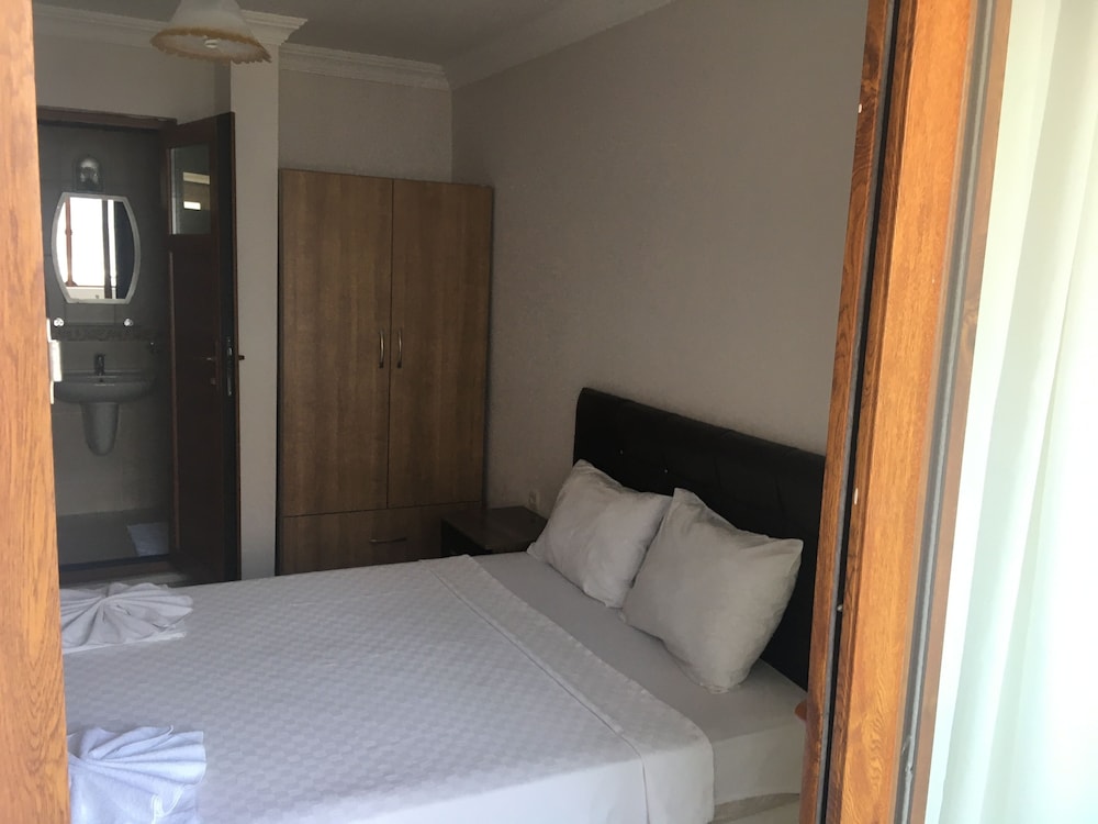 Family Quadruple Room photo 2