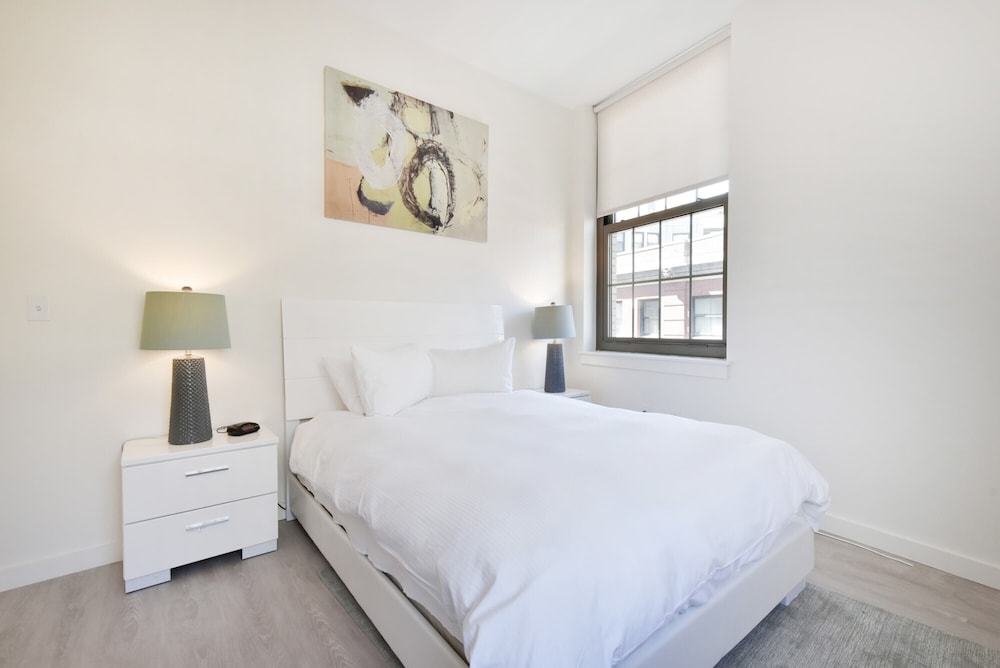 Premium Apartment, 2 Bedrooms, Balcony, City View photo 3