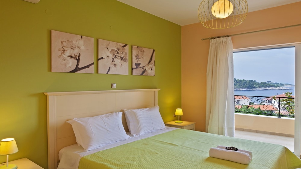 Grand Apartment, 2 Bedrooms, Sea View photo 1