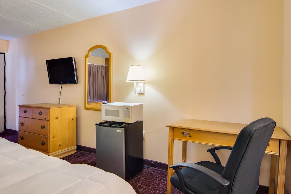 Standard Room, 1 King Bed, Smoking photo 1