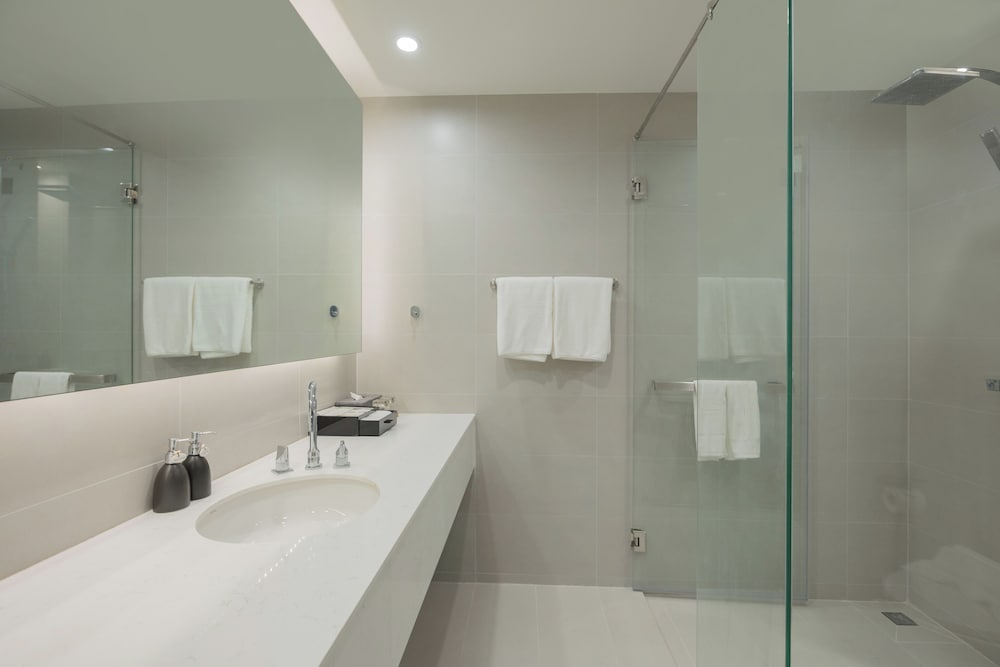 2 Bedroom Ocean View Suite - Photo 5