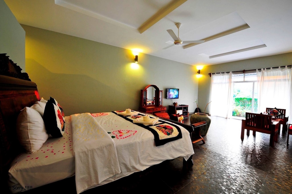 Suite, 1 King Bed