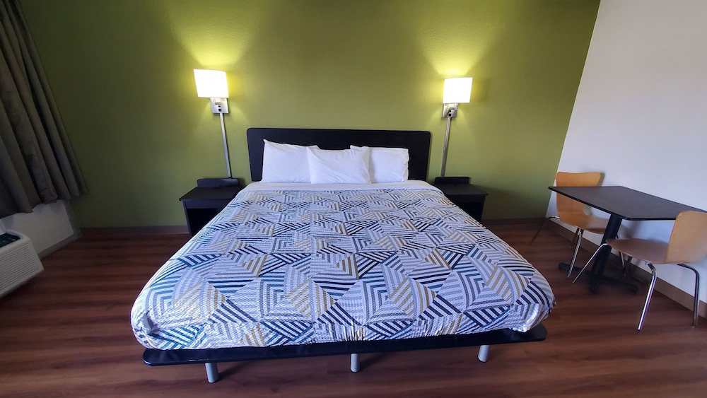 Standard Suite, 1 King Bed, Accessible, Non Smoking - Photo 2