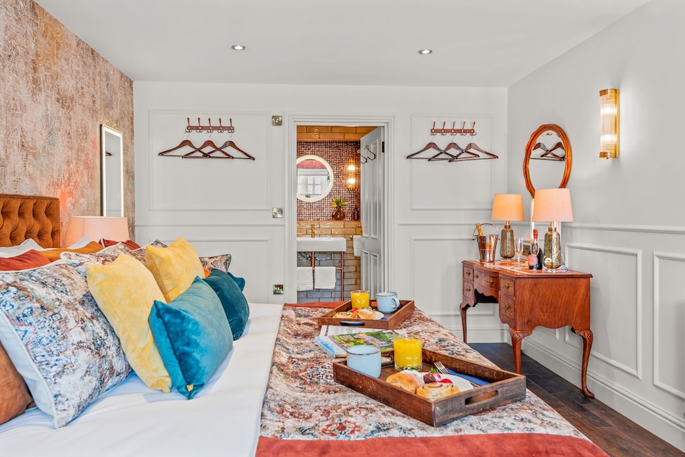 Deluxe Double or Twin Room - Photo 6