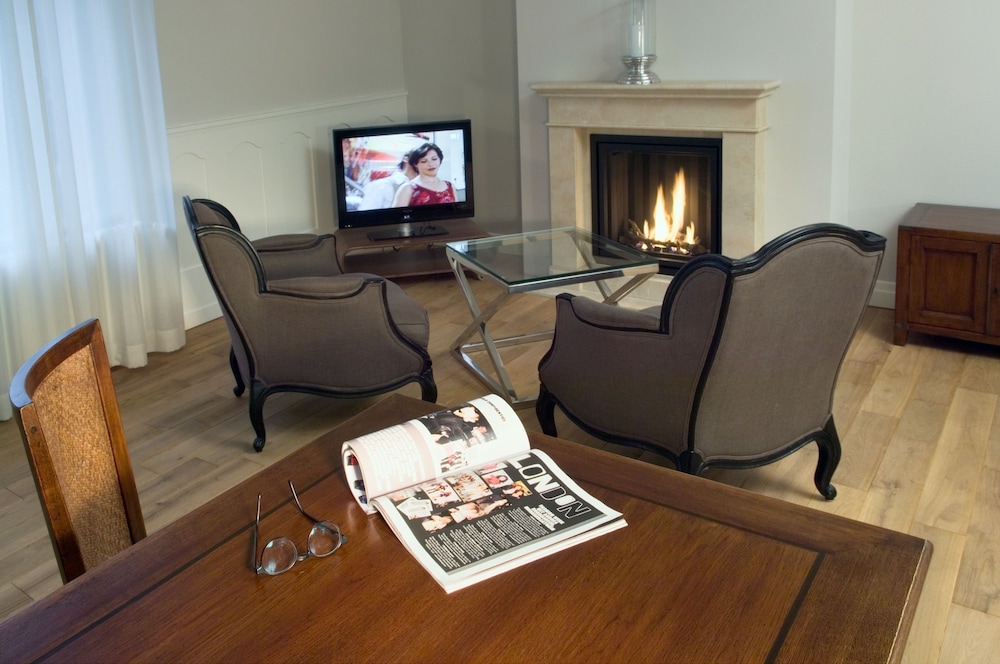 Signature Apartment photo 1