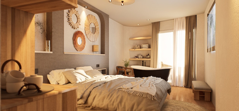 Superior Double Room, Bathtub, Beach View