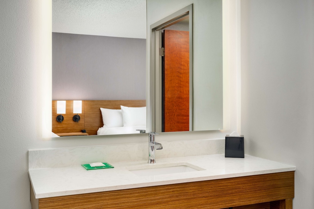 Room, Multiple Beds (High Floor) - Photo 3